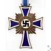 Kép 1/8 - A Német Anya Becsületkeresztjének Bronz Fokozata - Ehrenkreuz Der Deutschen Mutter 3. Stf. Bronze  Kép 1/8 - A Német Anya Becsületkeresztjének Bronz Fokozata - Ehrenkreuz Der Deutschen Mutter 3. Stf. Bronze