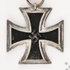 Kép 1/6 - Német Vaskereszt 2. Osztály - Eisernes Kreuz 2. Klasse - "Arbeitsgemeinschaft der Graveur-Gold-und Silberschemiede-Innungen" Kép 1/6 - Német Vaskereszt 2. Osztály - Eisernes Kreuz 2. Klasse - "Arbeitsgemeinschaft der Graveur-Gold-und Silberschemiede-Innungen"