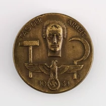 Német Politikai Propaganda Jelvény - Május 1. - Mai 1. 1934. - Tag Der Arbeit - "SCHWAB GMÜND 17"