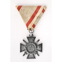 Magyar I. osztályú Tűzkereszt Kardokkal