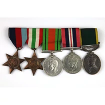 Brit Kitüntetéssor Hosszú Szolgálati Éremmel - Court-Mounted Medal Group