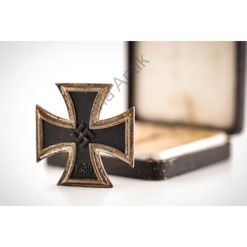 Német Vaskereszt 1. Osztály Tokjában - Eisernes Kreuz 1. Klasse Im Etui - "C.F. Zimmermann"