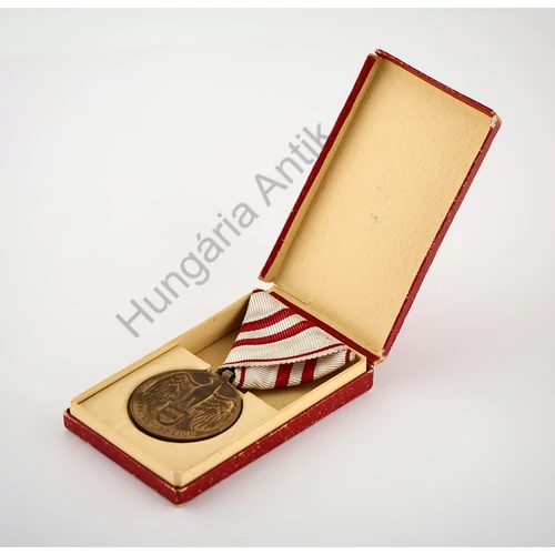Osztrák Háborús Emlékérem Tokjában - Österreichischen Weltkriegs Erinnerungsmedaille 1915-1918 Mit Etui