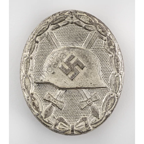 Német Második Világháborús Ezüst Sebesülési Jelvény - Verwundetenabzeichen Silber - "Carl Wild" Német Második Világháborús Ezüst Sebesülési Jelvény - Verwundetenabzeichen Silber - "Carl Wild"