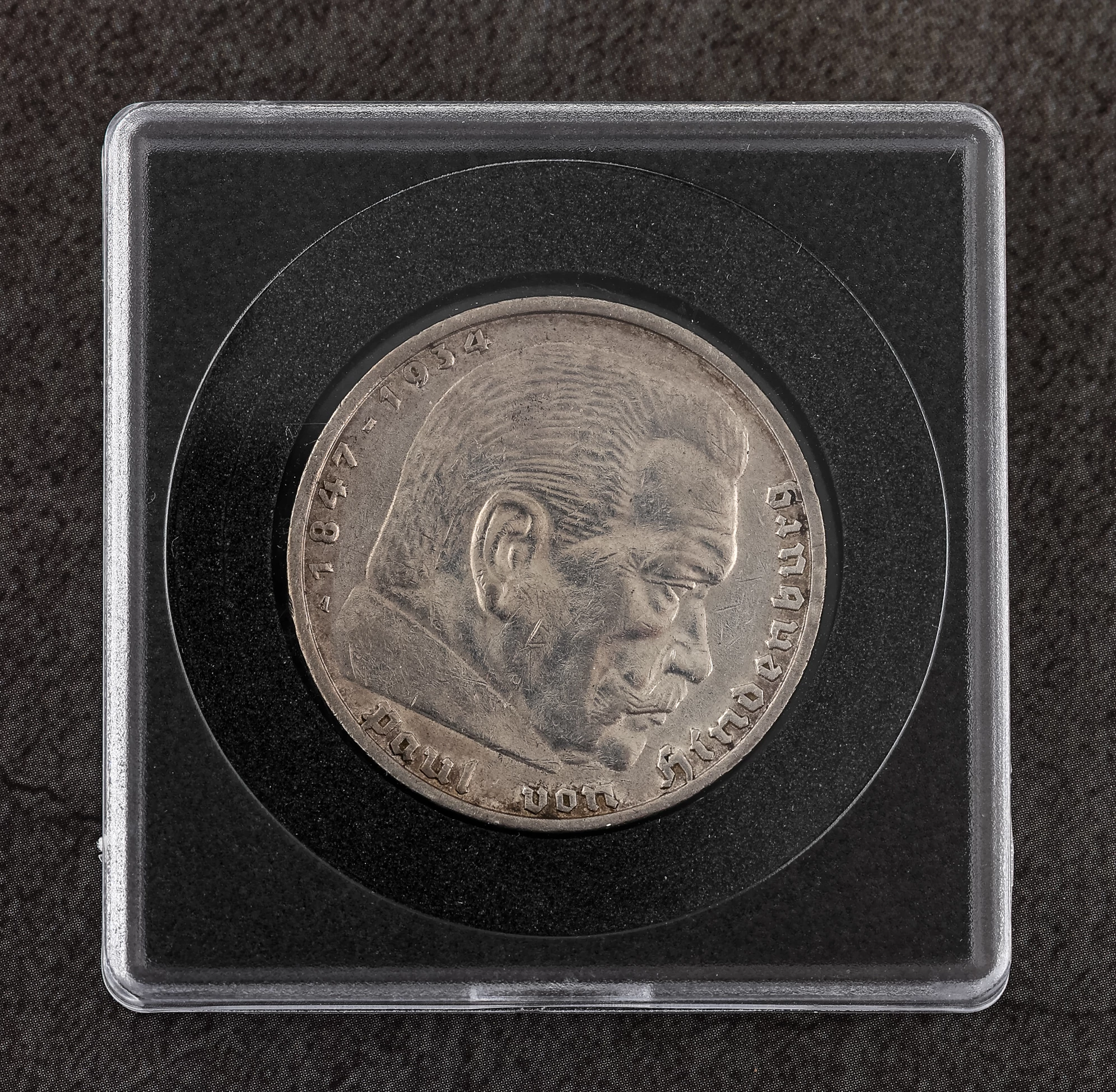 Éremtartó Kapszula