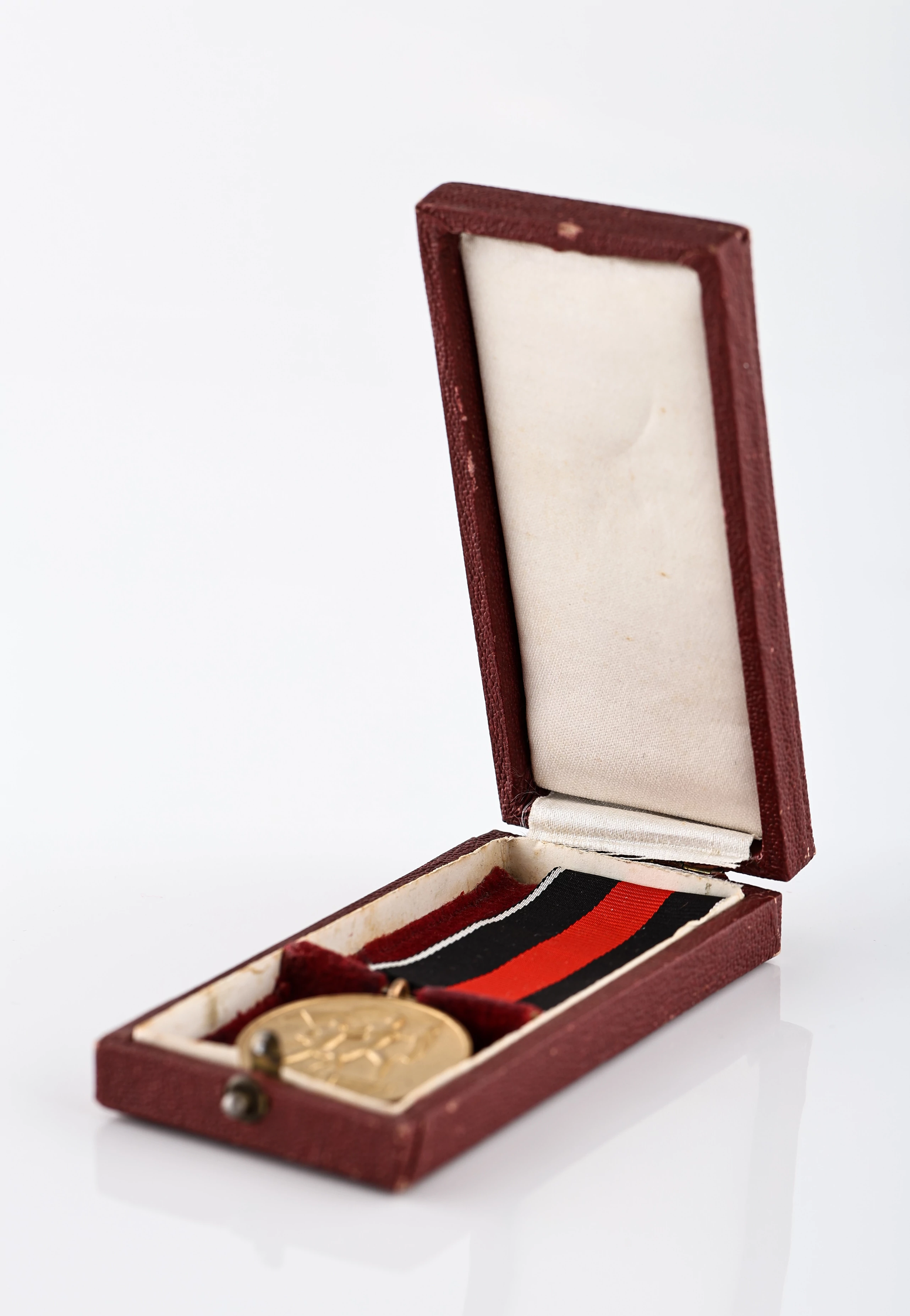 Német 1938. október 1. Emlékérem Tokjával - Medaille zur Erinnerung an den 1. Oktober 1938. Im Etui